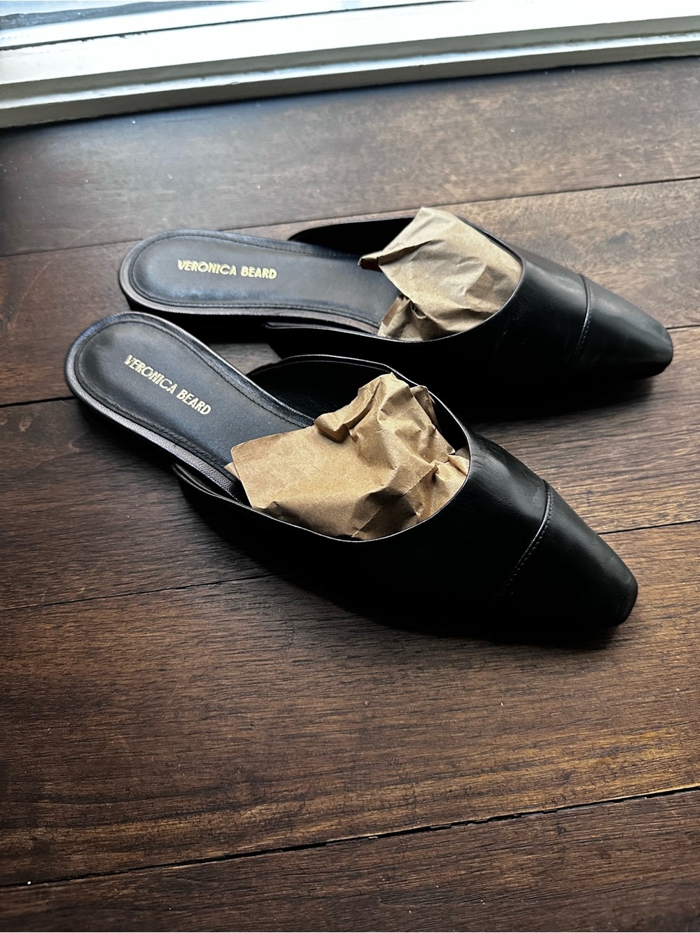Veronica Beard Black Leather Pointed Mules - Picture 2 of 4
